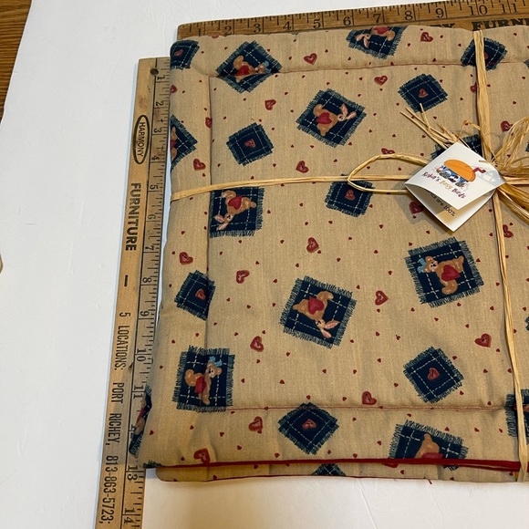 New Daisy Kingdom Bear & Bunny  Reversible Place Mats Handmade 4 piece Set Red - Picture 5 of 6